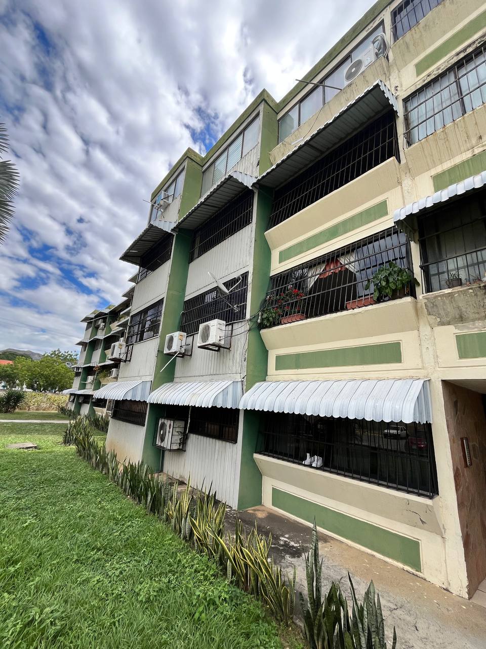 San Diego Apartamento 77,5mtrs2 Conjunto Residencial  *Los Andes