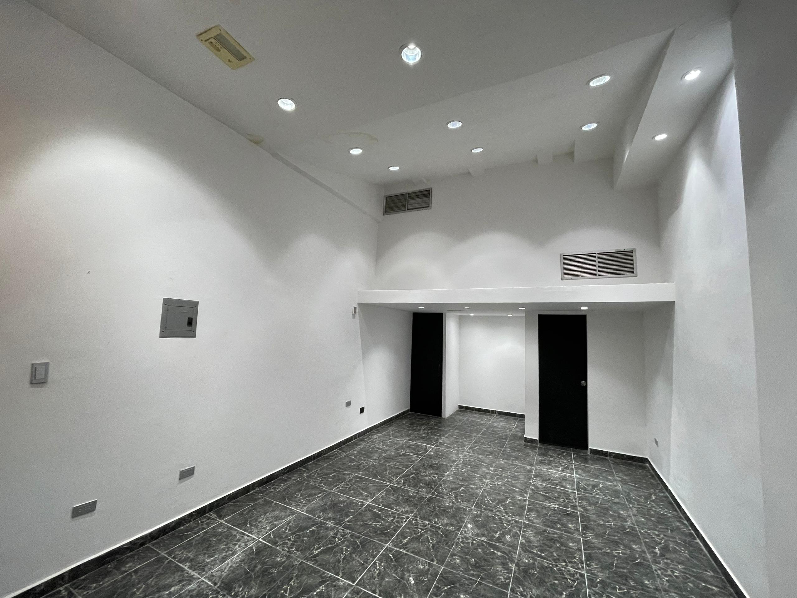 Local Comercial C.C. Cristal en Alquiler