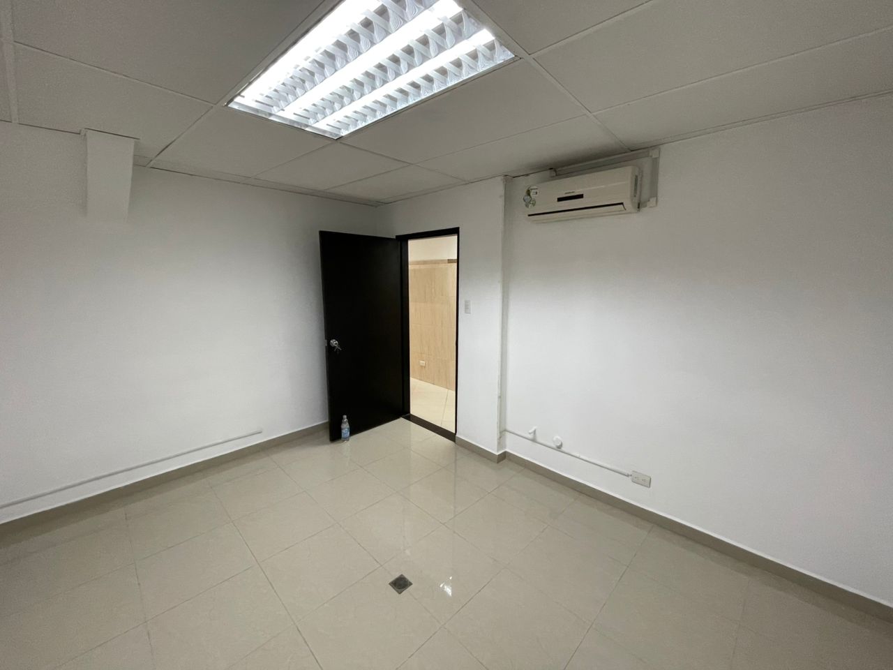 Oficinas Consultorios en la Michelena en alquiler