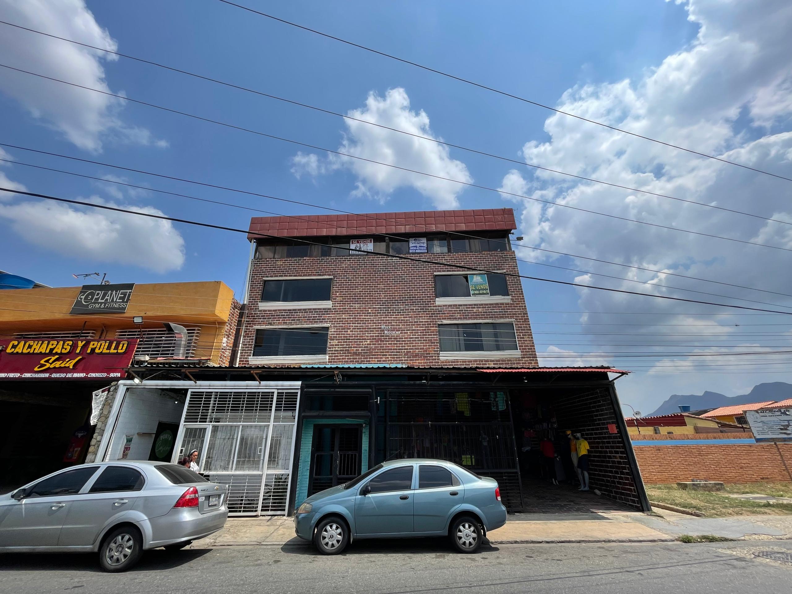 Edificio Comercial con Galpon en Venta Los Jarales