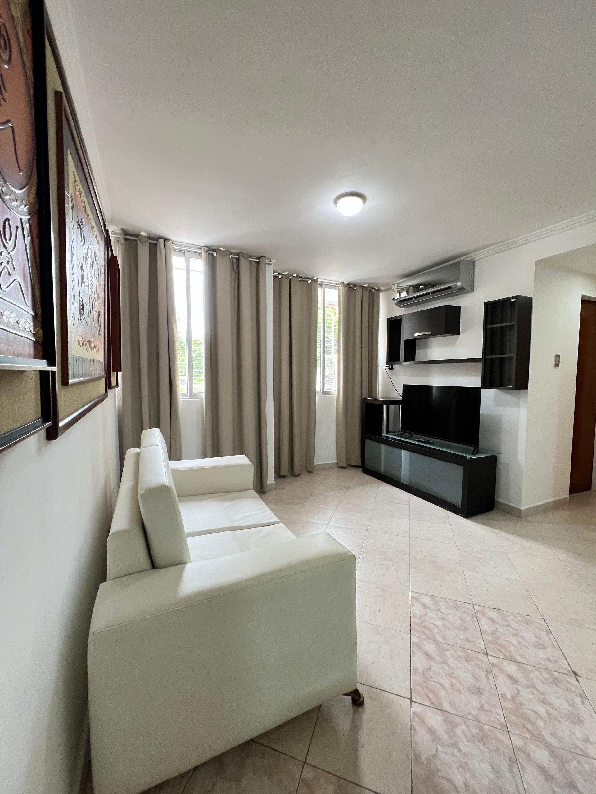 Apartamento tipo estudio en plena Av. Bolivar norte