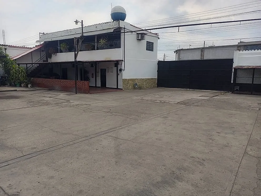 Galpon en Antiguo terminal viejo