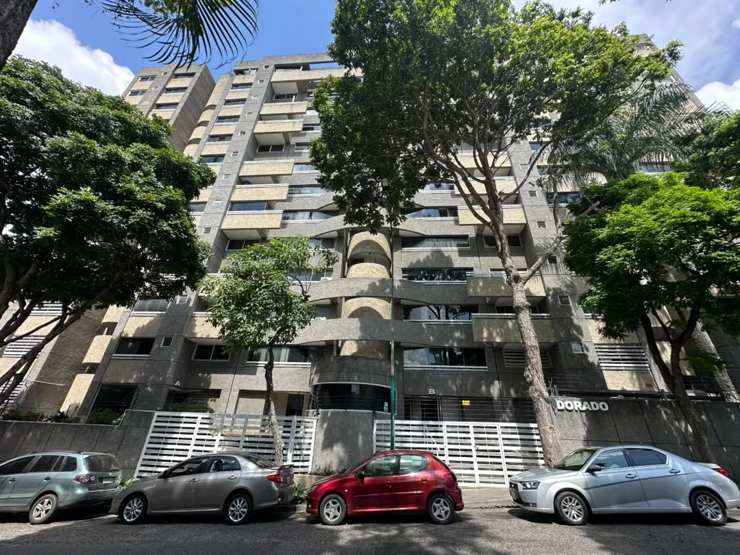 Apartamento en Residencias El Dorado, Urb. El Rosal, Caracas