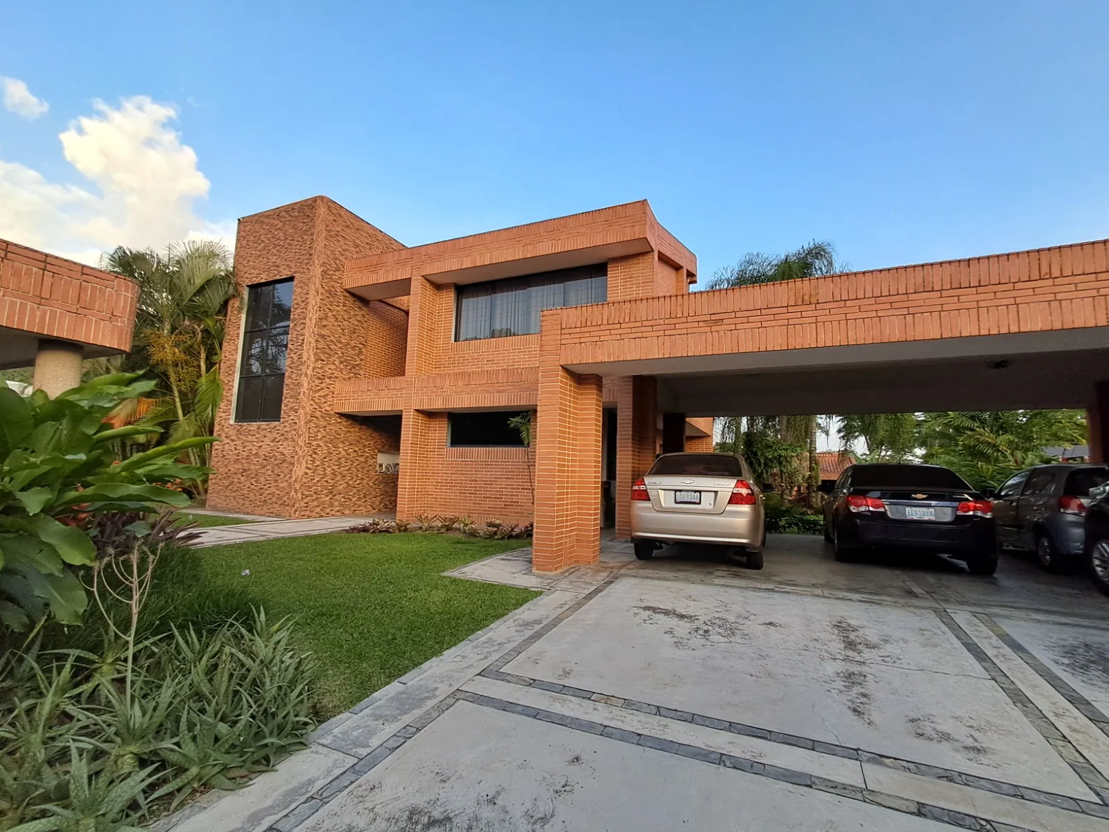 EN VENTA  CASA - URB. El SOLAR, GUATAPARO, VALENCIA