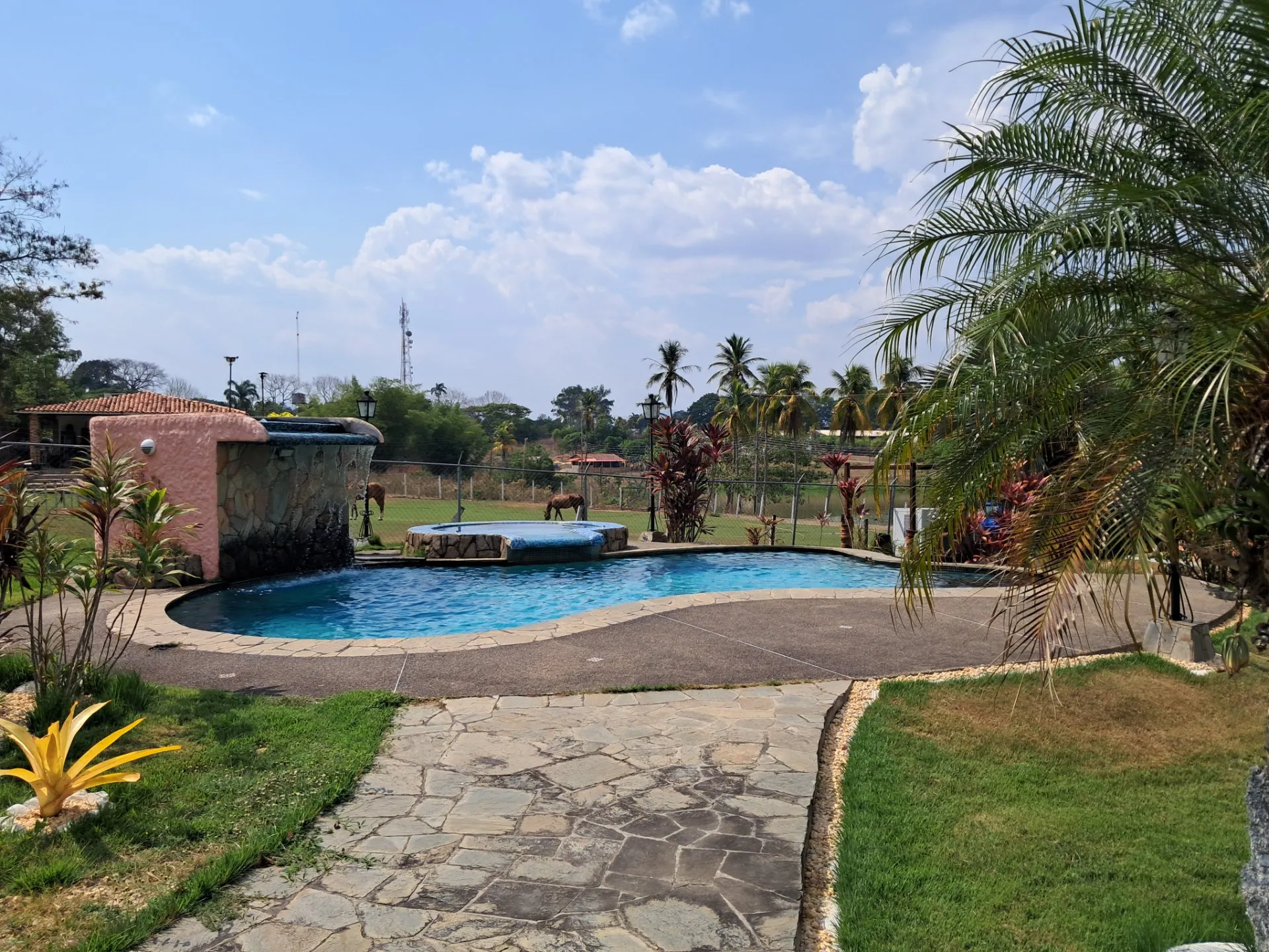 EN VENTA CASA DE CAMPO CON PISCINA - BARRERA, CAMPO DE CARABOBO