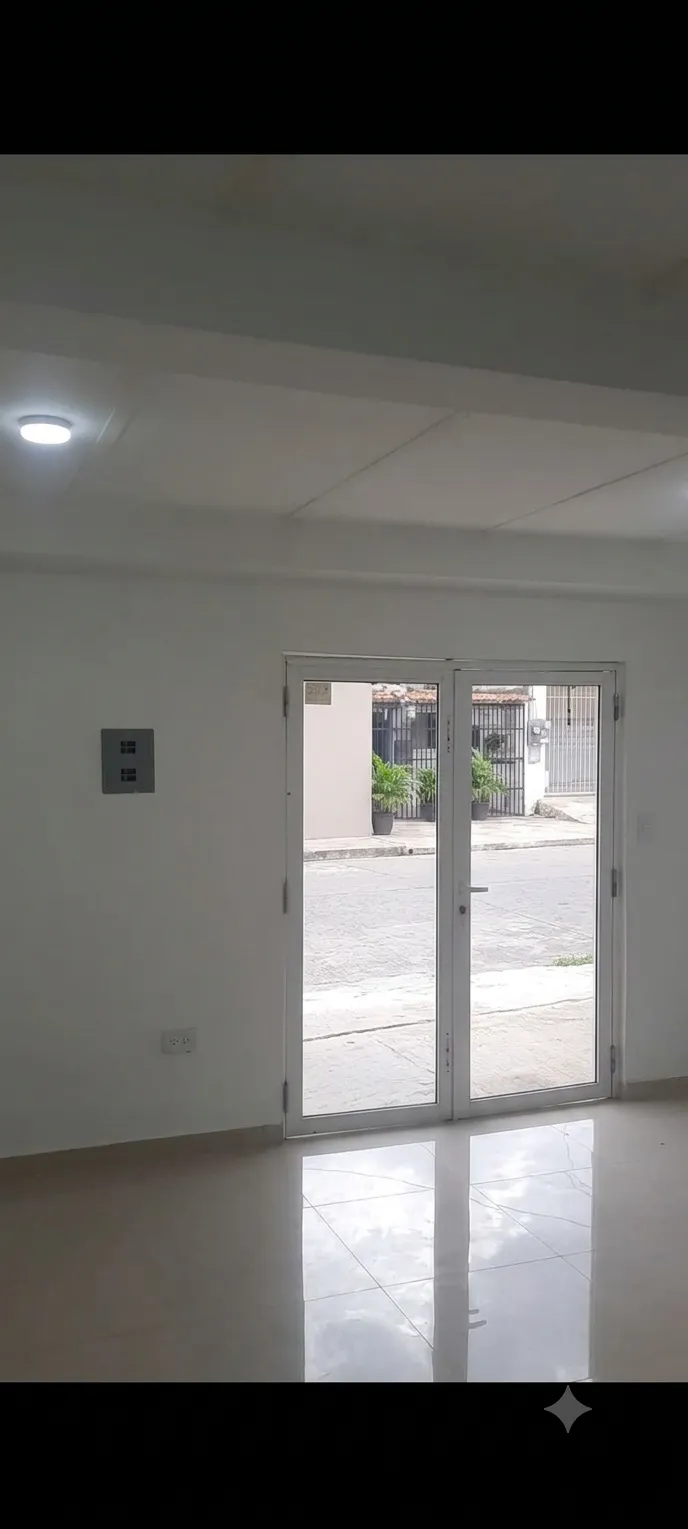 A estrenar local comercial de 35 m2