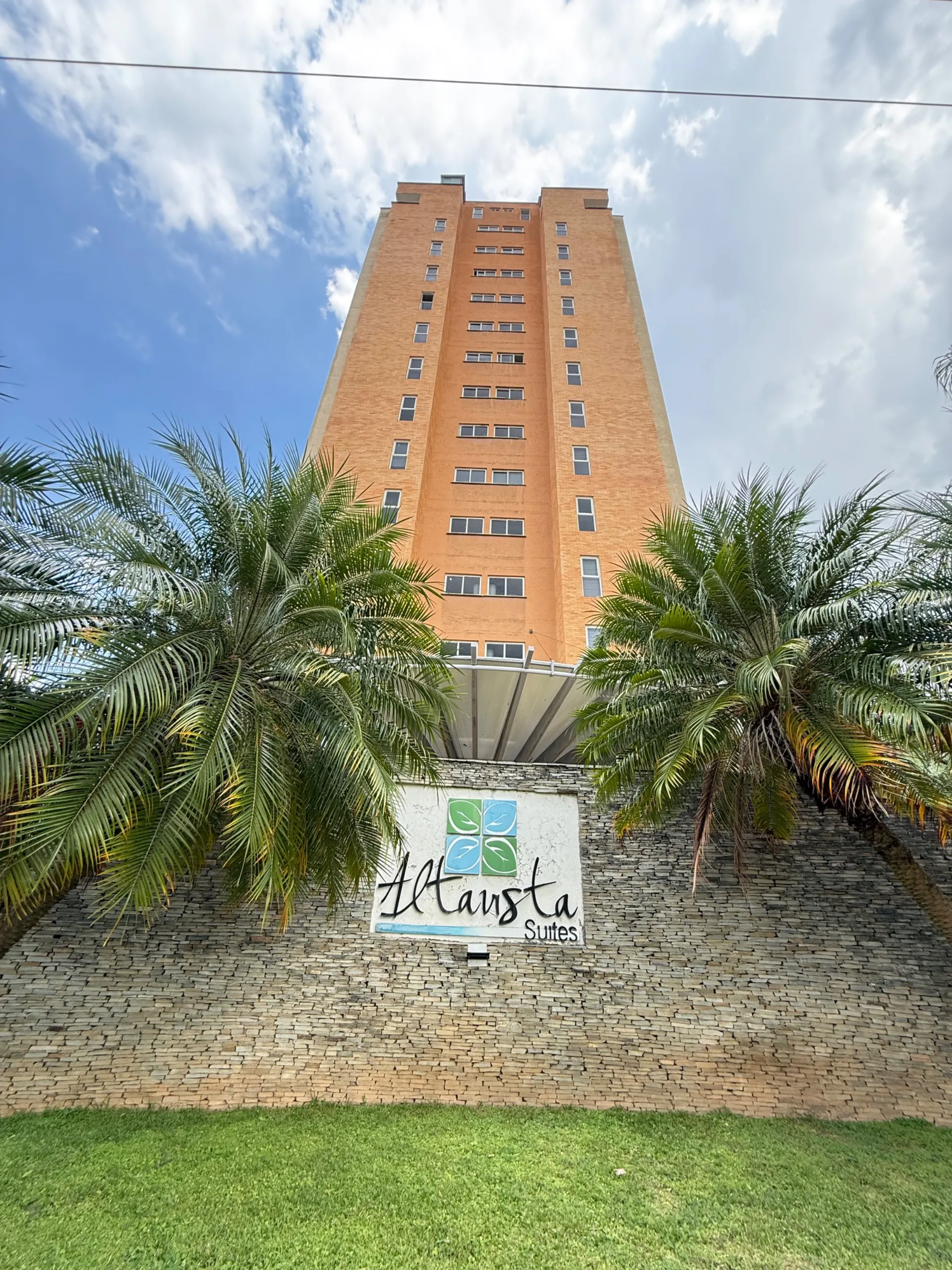 Res. Altavista Suites