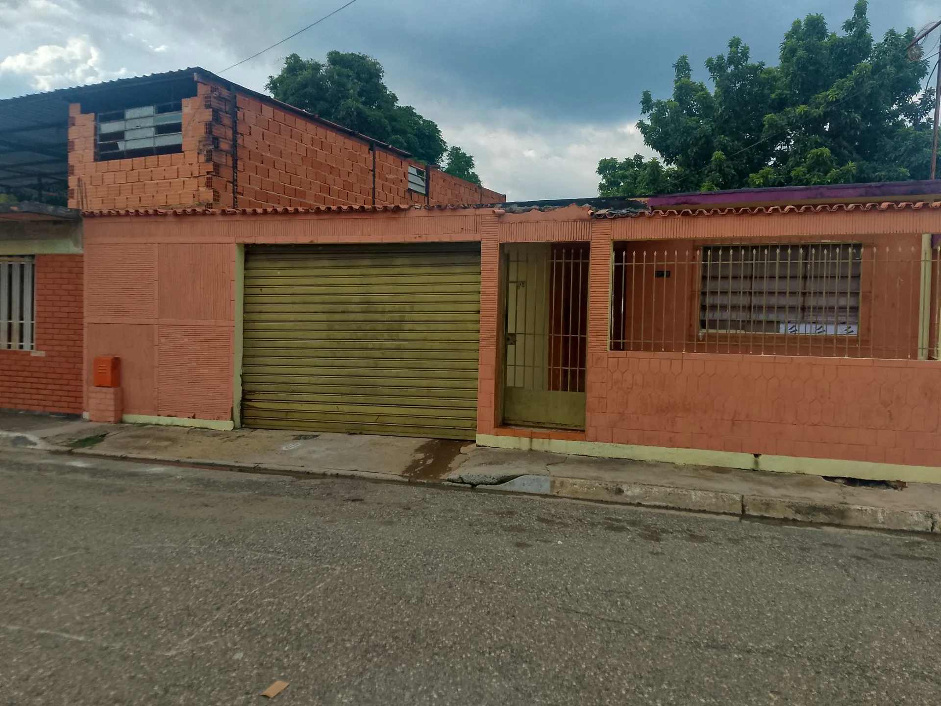 Casa en Barrio Fco. de Miranda a Remodelar