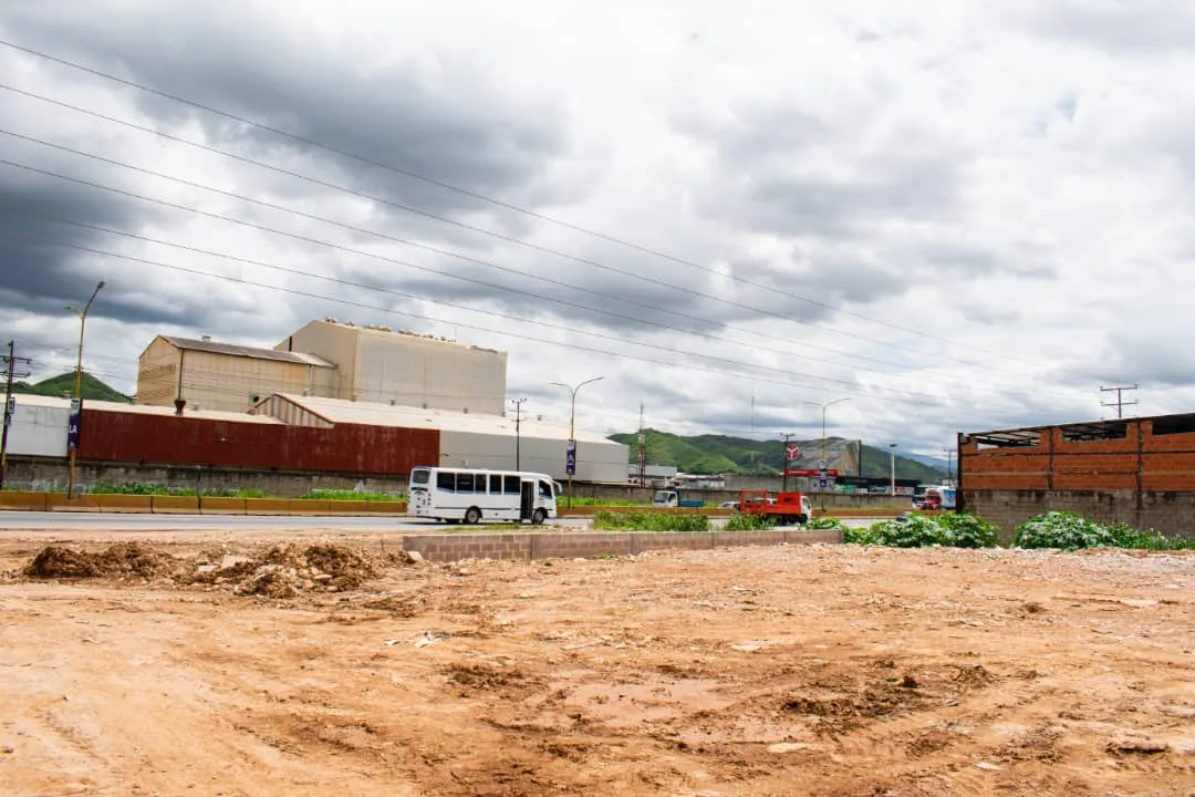 TERRENO COMERCIAL LOS CAOBOS
