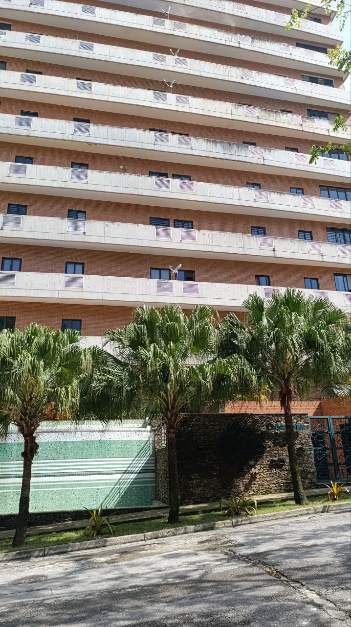 Se alquila apartamento tipo estudio en Res. Oceania