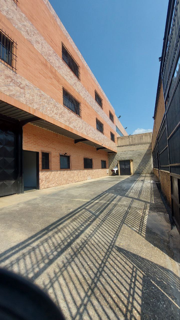 Local comercial en alquiler en los Jarales Piso 1