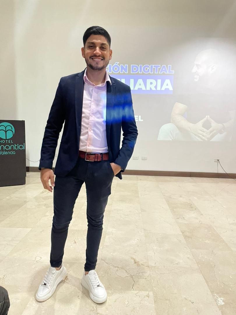 Adrian Tovar